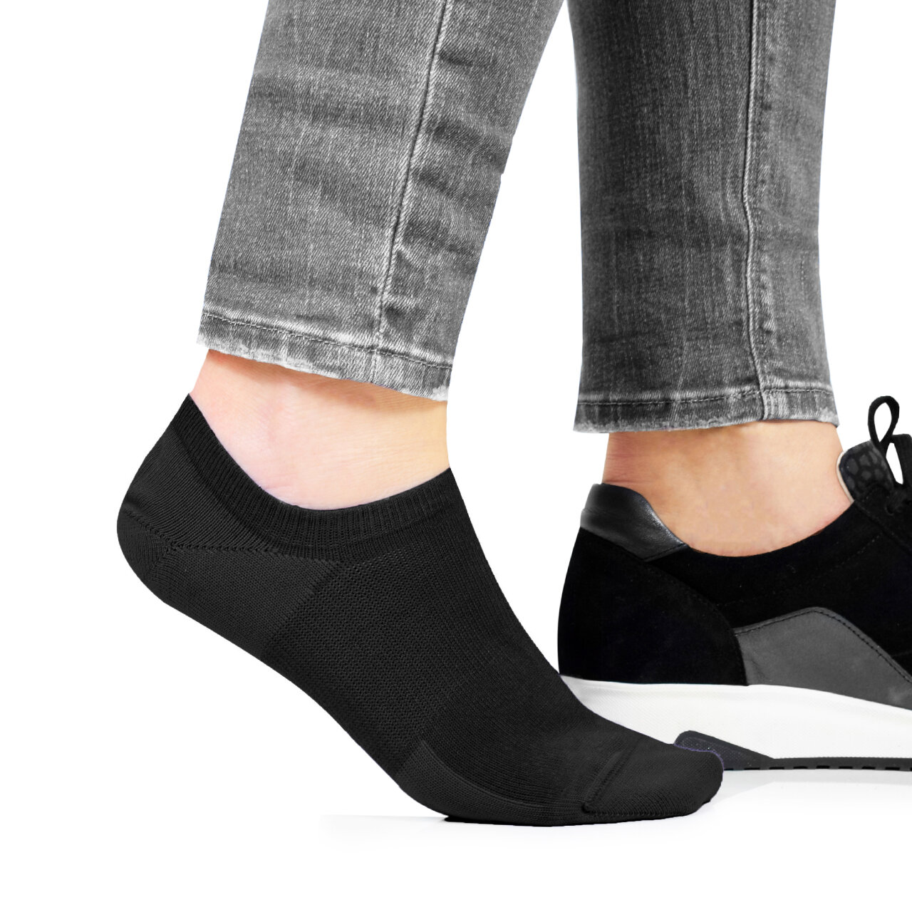 https://www.flawlesswalk.com/pub_docs/files/minfot-sneakers-strumpor-svarta-paket.jpg